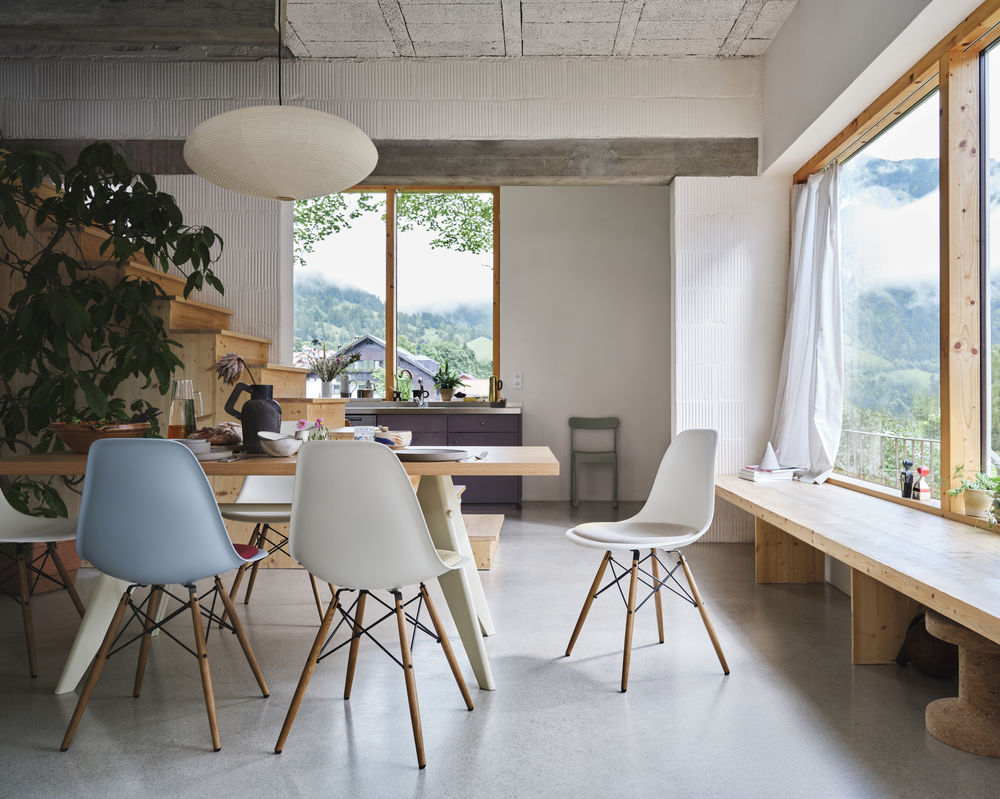 Bild: Eames Shell Chair mit Sitzpolster