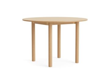Annex-Table-Round (eiche, Ø110 cm) mit vier Beinen, helles Holzdekor, FSC-zertifizierter Eichen-Esstisch, abgebildet auf einem schlichten weißen Hintergrund.