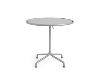 Der Deville Tisch Ø 80 cm in Silbergrau hat eine runde Platte und ein zentrales Bein mit vier Füßen, wodurch er sich perfekt für den Außenbereich eignet; abgebildet auf weißem Hintergrund.
