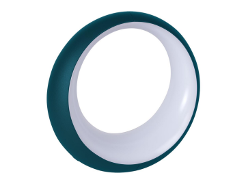 Die Hoopik Leuchte (Acapulcoblau) ist eine moderne, runde kabellose LED-Lampe mit tealem Rahmen und weißem Ring, ideal für eine stilvolle Outdoor-Beleuchtung.