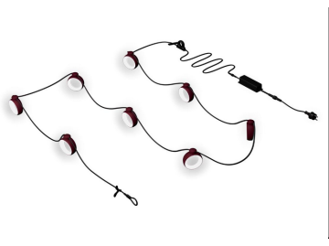 Sechs Hoopik Girlande (schwarzkirsche) runde Lichterketten mit schwarzen Kabeln, angeschlossen an einen Stromadapter, werden auf weißem Hintergrund gezeigt, perfekt als Outdoor-Lichterkette.