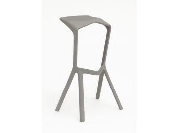 Der Miura (grau) ist ein moderner, minimalistischer grauer Barhocker mit kantiger Sitzfläche und vier gespreizten Beinen, entworfen von Konstantin Grcic, abgebildet auf weißem Hintergrund.