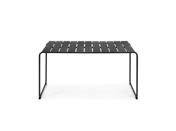 Der Ocean Table 4 Personen (schwarz) zeichnet sich durch ein minimalistisches Design aus schwarzem Metall aus, das von der dänischen Ästhetik inspiriert ist und auf einem weißen Hintergrund steht.