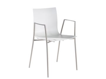 Moderner dünner S15 second hand Stuhl, weiß lackiert mit Holzsitz, eleganten Metallbeinen und Armlehnen, fotografiert vor weißem Hintergrund. Ideal als lapalma-inspirierter Akzent oder für Second-Hand-Stühle-Sammlungen.
