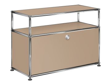USM Haller Beistellmöbel mit 1 Klappe und Aufbau in beige , Schrägansicht