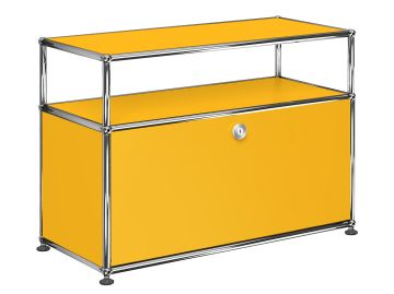 USM Haller Beistellmöbel mit 1 Klappe und Aufbau in goldgelb , Schrägansicht