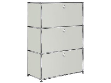 USM Haller Highboard mit 3 Klappen in lichtgrau , Schrägansicht