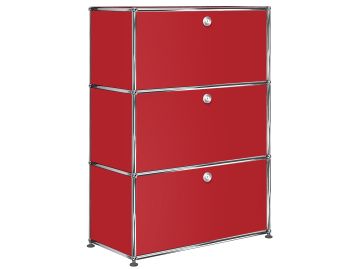 USM Haller Highboard mit 3 Klappen in rubinrot , Schrägansicht