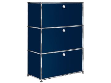 USM Haller Highboard mit 3 Klappen in stahlblau , Schrägansicht