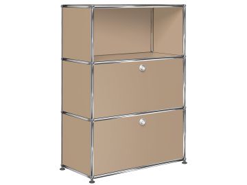 USM Haller Highboard mit 1 Klappe und 1 Schublade in USM beige mit Metall- und Chrom-Elementen - ein modulares Regalsystem, das Ihnen flexiblen Stauraum für jeden Raum bietet.