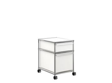 Der USM Haller Rollcontainer mit Hängeregistratur ist ein weißer, metallener Rollcontainer mit zwei Schubladen und vier schwarzen Rollen-ideal zur Organisation von Dokumenten und Hängeregistratur auf weißem Hintergrund.