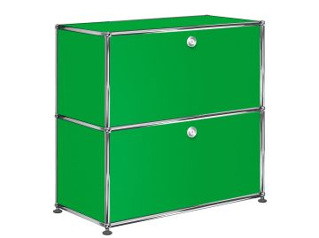 USM Haller Sideboard mit 2 Klappen in grün , Schrägansicht