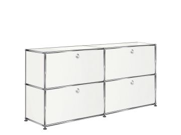 Das USM Haller Sideboard mit 4 Klappen besticht durch sein modernes weißes Design und bietet mit seinen vier geräumigen Fächern optimalen Stauraum.