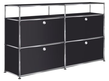 Graphitschwarzes USM Haller Sideboard mit 4 Klappen und Aufbau: Schwarzes, modulares Regalsystem mit verchromtem Rahmen und vier großen geschlossenen Fächern plus offenes oberes Fach.