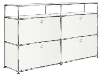 Das USM Haller Sideboard mit 4 Klappen und Aufbau in reinweiss zeichnet sich durch ein schlichtes, modulares Design mit vier Fächern und einem Metallrahmen aus.