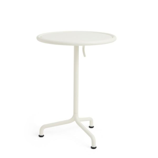 Deville Table Ø55cm (cremeweiß): ein runder, minimalistischer weißer Beistelltisch mit drei Beinen, ideal als Akzenttisch für den Innen- oder Außenbereich, abgebildet auf einem schlichten weißen Hintergrund.