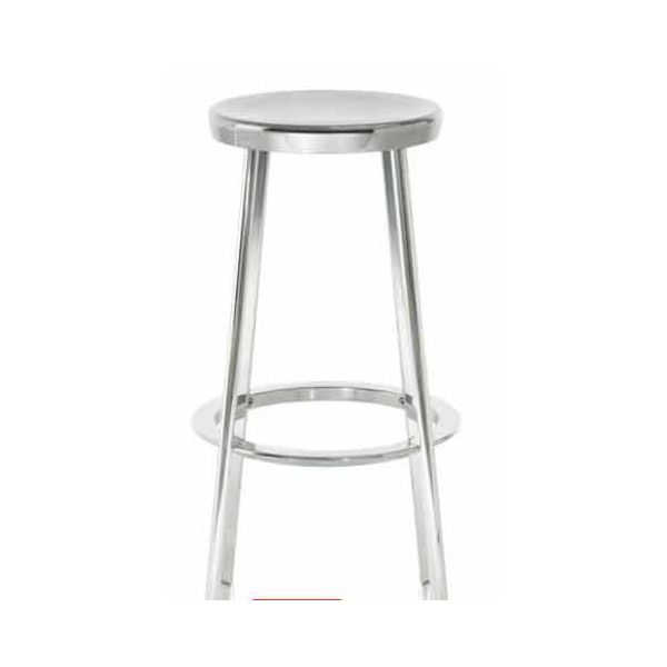 Ein hoher, silberner Déja-vu-Hocker (Aluminium) mit runder Sitzfläche und vier Beinen, die durch eine runde Fußstütze verbunden sind.