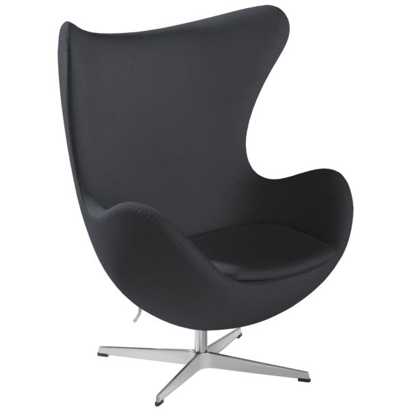 Das Ei (schwarz) ist ein moderner, schwarzer Eierstuhl mit hoher, geschwungener Rückenlehne und schlankem Metalldrehfuß, inspiriert von Arne Jacobsens ikonischem Design für Fritz Hansen.