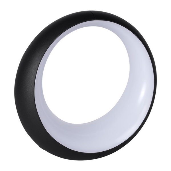 Die Hoopik Leuchte (Lakritze) ist eine moderne, kreisförmige, schwarz-weiße LED-Ringleuchte mit hohlem Zentrum, inspiriert vom Design der Fermob Akku-LED Leuchte, dargestellt auf weißem Hintergrund.