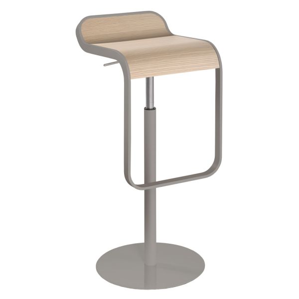 Wir präsentieren den LEM Barhocker Gestell lackiert / Sitz Eiche gebleicht (tortora), höhenverstellbar von 66-79 cm, abgebildet mit geschwungenem Sitz und grauem Gestell vor weißem Hintergrund.