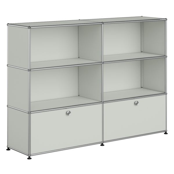 Ein hellgraues USM Haller Highboard mit 2 Klapptüren und 4 Fächern - ideal als modulare Möbel für stilvolle, funktionale Aufbewahrung.