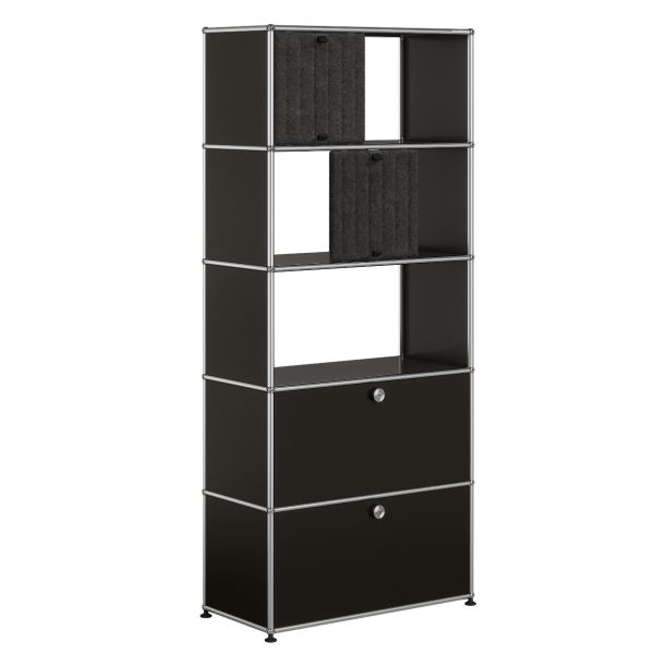 USM-Haller Regal mit 2 Soft Panel in graphitschwarz - ein moderner Designklassiker mit offenen Fächern und zwei geschlossenen Elementen für stilvolle Einrichtung.