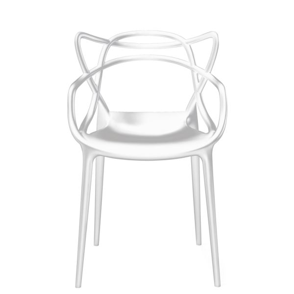 The Masters (weiß) Stuhl von Kartell, entworfen von Philippe Starck, überzeugt mit kunstvoll gestaltetem Rückenlehnen-Design und wird vor weißem Hintergrund präsentiert.