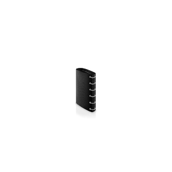 Ein StayCool Weinkühler (schwarz) steht aufrecht auf weißem Grund, sein schlichtes schwarzes Design bietet eine perfekte Mischung aus Stil und Funktionalität für Weinliebhaber.