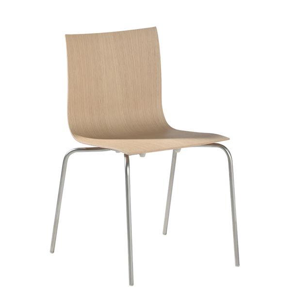 Designerstuhl aus hellem Holz, geschwungene Sitzfläche und Rückenlehne, vier silberne Metallbeine -lapalma thin S16 (Eiche gebleicht).