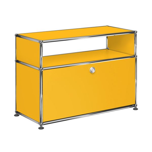 Goldgelbes USM Haller Beistellmöbel mit einer Schublade und robustem Metallrahmen.