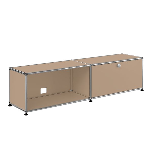 USM Haller TV/Hi-Fi 2x1 mit 1 Klappe (USM beige): Modernes Lowboard mit offenem und geschlossenem Fach auf kurzen schwarzen Beinen - ideal als stilvolles TV-Möbel.