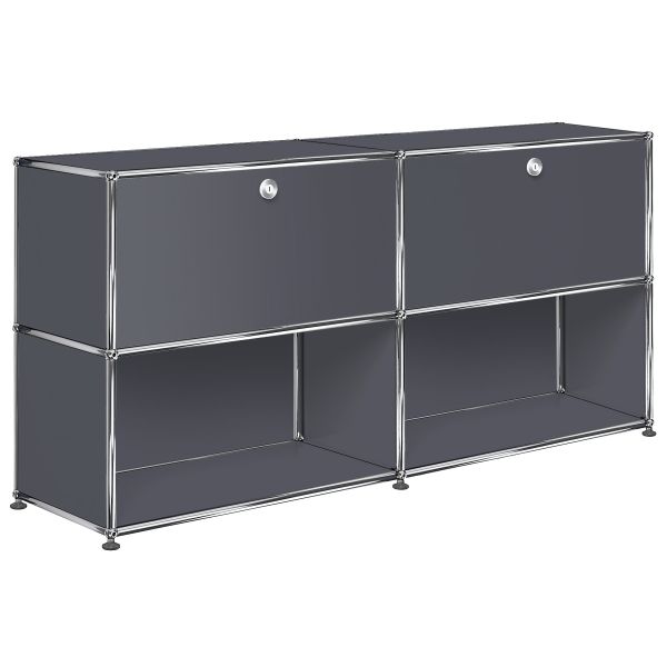 Das USM Haller Sideboard mit 2 Klappen und 2 Fächern unten in Anthrazitgrau bietet zwei geschlossene Fächer oben und zwei offene Ablagefächer unten für optimalen Stauraum.