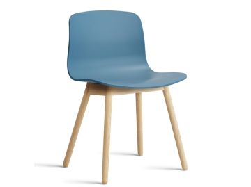 About A Chair AAC12 mit Standardgleiter (azurblau)