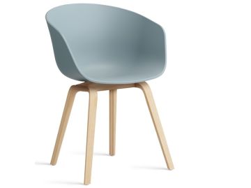 About A Chair AAC22 inkl. Filzgleiter (hellblau / dusty blue)