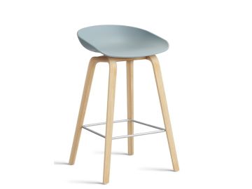 Barhocker About A Stool AAS 32 Sitzhöhe 65 cm mit Gestell in eiche geseift und Sitzschale in dusty blue