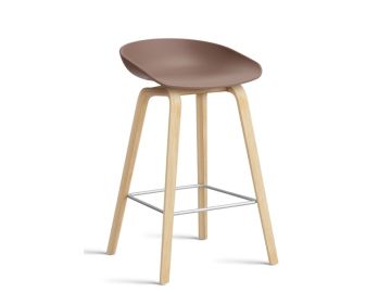 Barhocker About a Stool AAS 32 mit Gestell in eiche geseift und Sitzschale in soft brick