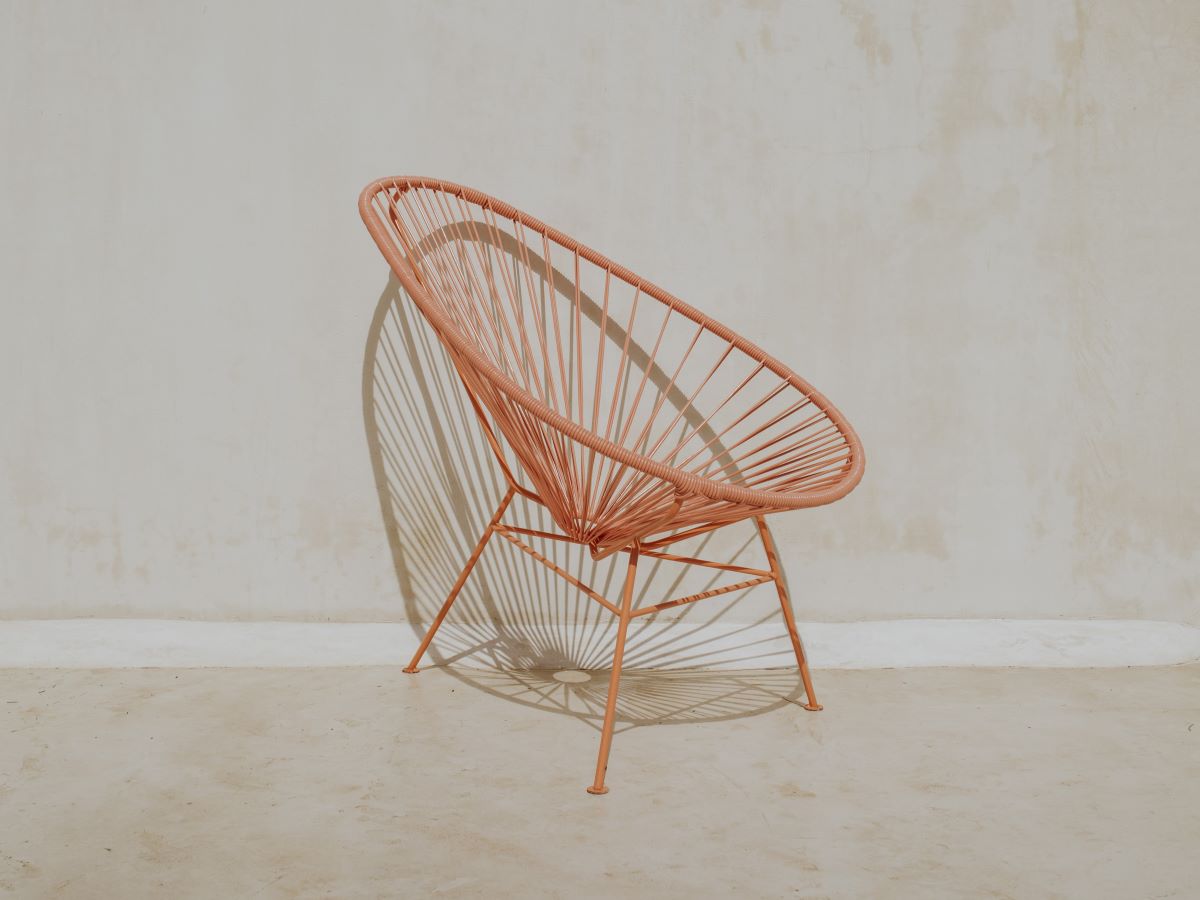 Acapulco Chair in der Farbe Flamingo